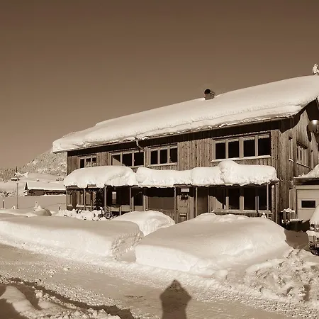 アパート Madlener